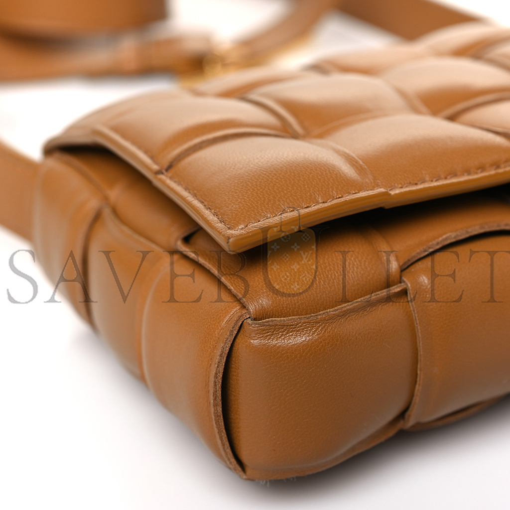 BOTTEGA VENETA NAPPA MAXI INTRECCIO PADDED CASSETTE CROSSBODY BAG CARAMEL  (26*18*8cm)