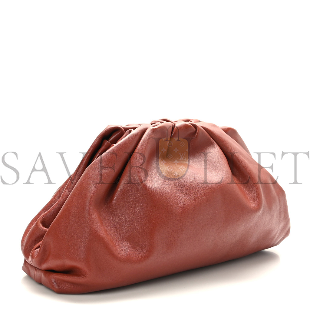 BOTTEGA VENETA SMOOTH BUTTER CALF THE POUCH OVERSIZED CLUTCH RUST  (38*18*9cm)