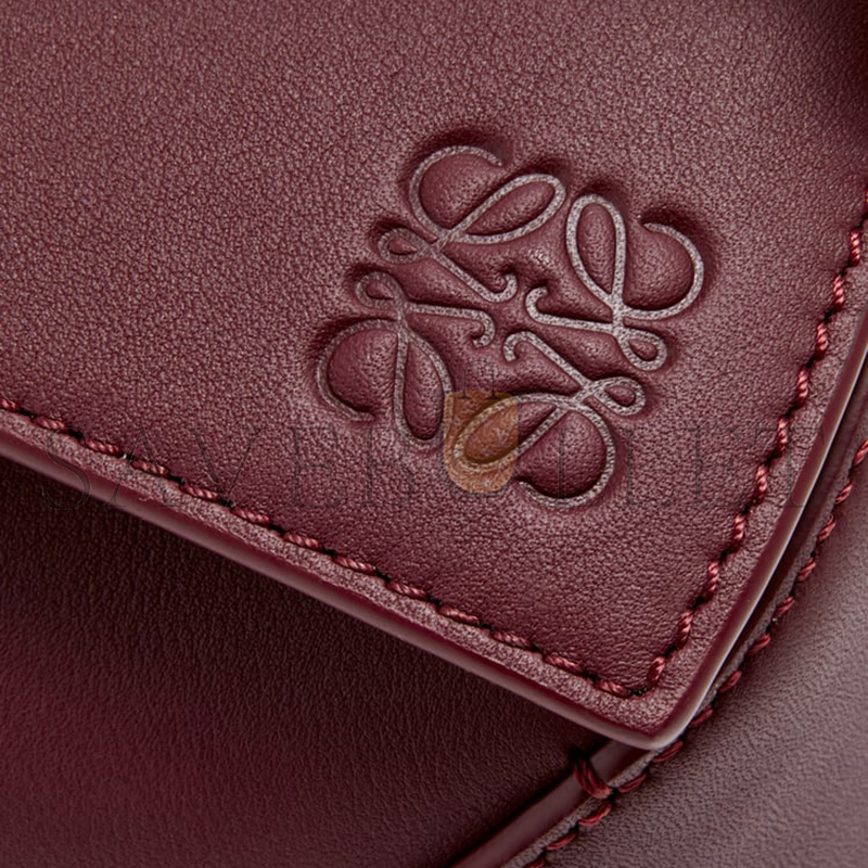 LOEWE SMALL PUZZLE EDGE BAG IN CLASSIC CALFSKIN A510P60X41 (24*16.5*10.5cm) LOEWE SMALL PUZZLE EDGE BAG IN CLASSIC CALFSKIN A510P60X41 (24*16.5*10.5cm)